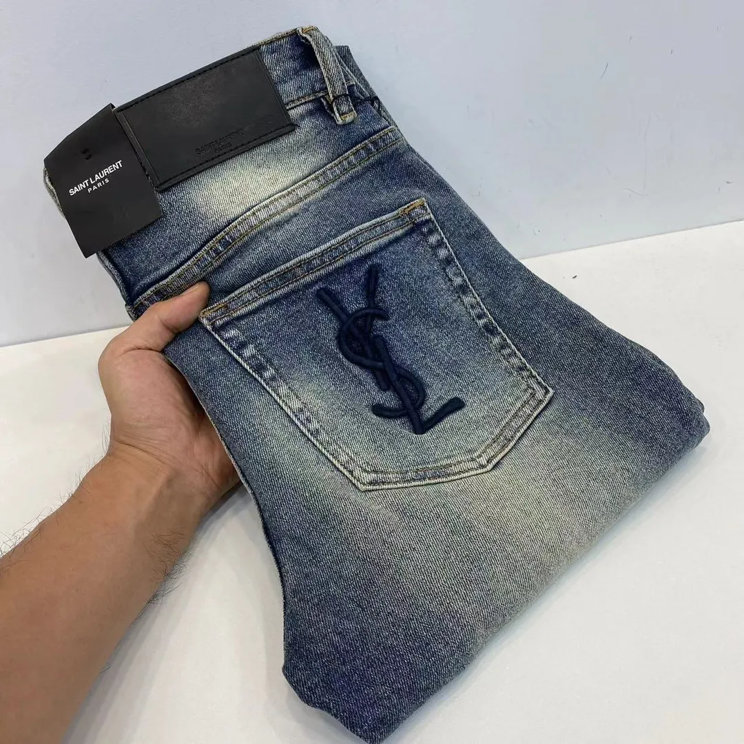 💰146 model number k58 🔥Autumn hot style SAINT LAURENT SLP Saint Laurent counter new jeans!  Yves Saint Laurent's top-quality super soft high cotton washed denim fabric! The cost of washing each piece is as much as three times that of conventional craftsmanship. The touch is extremely delicate. Once you get it, you really can’t put it down. It has a full sense of luxury! The real counters use materials worth more than a thousand yuan, giving you an unparalleled sense of luxury!  Details after details! Yves Saint Laurent’s latest debut model this year! The whole body has a simple and elegant design, the back pockets of the pants are made of high-quality craftsmanship, and the waistband has a luxurious logo leather label! Extremely exquisite! Real materials inside, just for the ultimate touch, without sacrificing high cost!  World premiere new product! Hot-selling items at the counter, the ultimate luxury! Whether it’s for personal use or as a gift, it’s a king-level choice! No pressure to manage any large business occasions and high-end private clubs! Highly recommended to buy!   Color; high-end blue Size: M-XXL